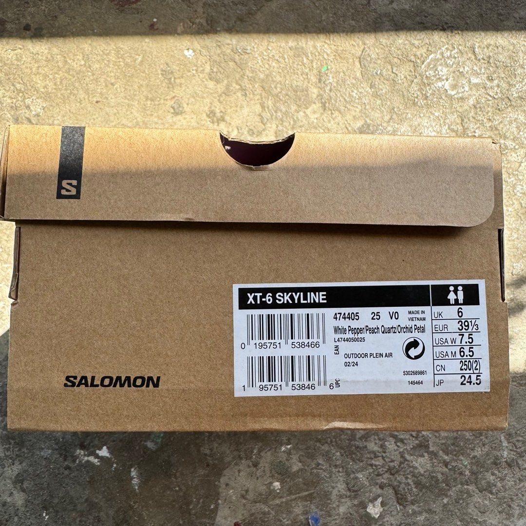 Salomon XT-6 Skyline Sneakers (Category: Sneakers) located in Quezon City. Submitted by wapadada (Listing ID 1397985073, Image 2). Description: Original Salomon XT-6 Skyline USA W 7.5 / USA M 6.5 / JP 25.5 cm Lightly used but needs cleaning and has some scratches here and there..