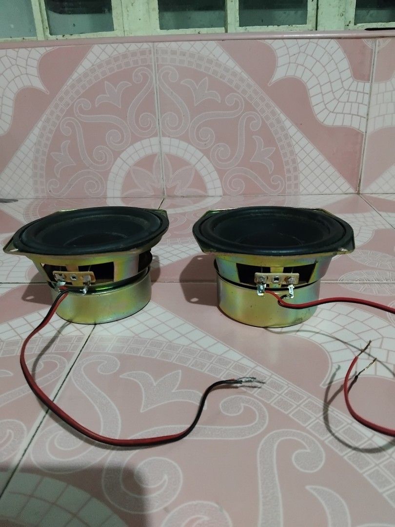 SAMSUNG SPEAKERS FOR SALE (Category: Soundbars, Speakers & Amplifiers) located in Bulacan. Submitted by marioadriano882 (Listing ID 1398163032, Image 1). Description: 2 SAMSUNG SPEAKERS FOR SALE. 4.5 in, 20W rms, 6 ohms. Like new, perfect for car set up. P600.00 DIXED STA MARIA BULACAN 0NINE17 2FOUR9 4SIX3SIX.