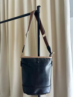 (Kategori: ) berada di . Dikirim oleh secondhand.nov (ID iklan 1398058262, Gambar 1). Deskripsi: .