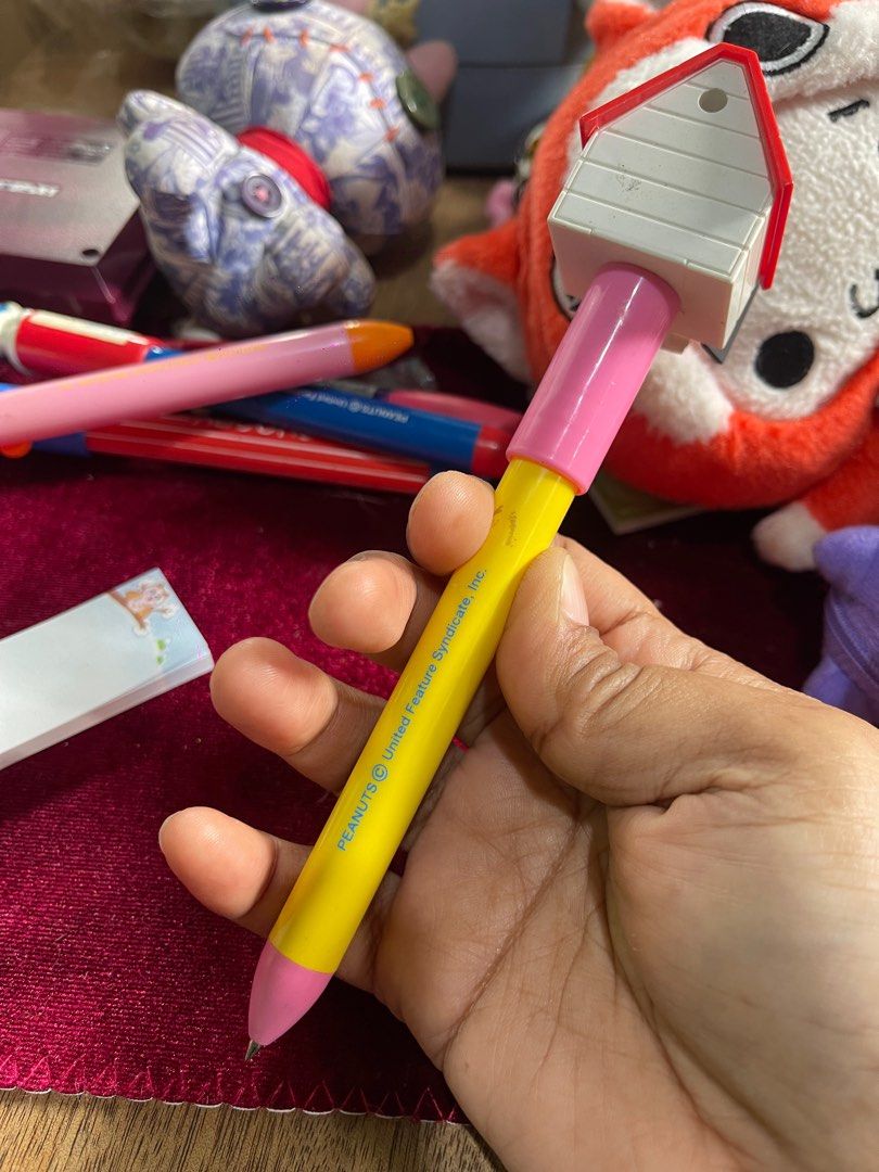 snoopy ballpen cute open and close (Category: Stationery & School Supplies) located in Muntinlupa City. Submitted by joanofarc1013 (Listing ID 1398016007, Image 2). Description: incvery good condition writting open close yun house nya nalabas si snoopy.