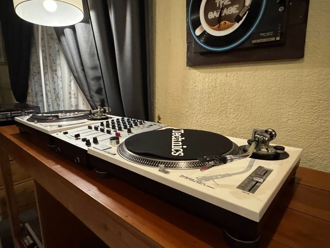 Technics Turntable Set with Mixer, Audio, Other Audio Equipment on ...