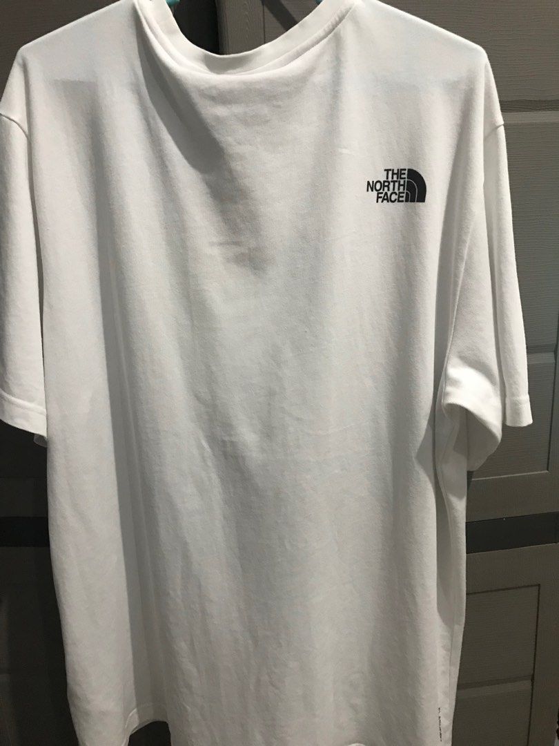 The North face T-shirt (Category: Activewear) located in Paranaque City. Submitted by arnold1482 (Listing ID 1398125806, Image 2). Description: The North face T-shirt W-22 L-29 Decluttering.