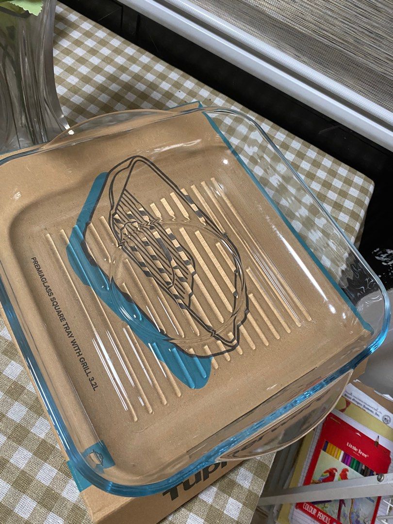 Tupperware- Premia Glass Square Tray with Grill (Category: Dinnerware & Cutlery) located in Cavite. Submitted by yc.shoppemnl (Listing ID 1397993039, Image 3). Description: Tupperware- Premia Glass SquaTry Grill.