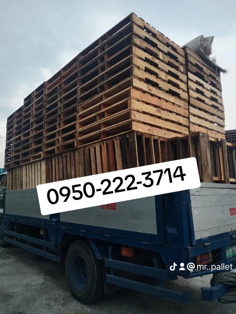 Wood and Plastic Pallet (Category: Industrial Equipment) located in Quezon City. Submitted by mrpallet27 (Listing ID 1397976909, Image 2). Description: PLASTIC PALLET ANG WOODEN PALLET.
