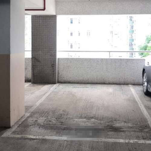 Looking for parking space > Please PM for price64077578021762110