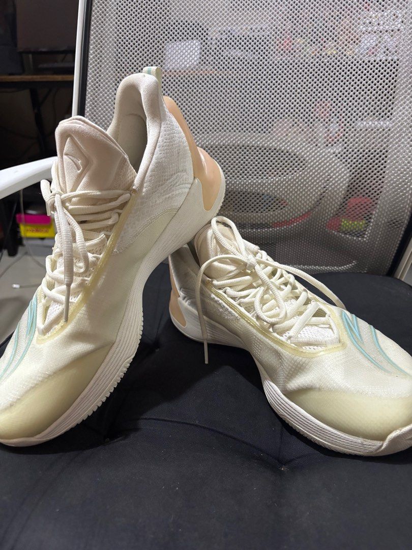 Anta Quick Decision 6.0 Basketball Shoes (Category: Sneakers) located in Quezon City. Submitted by krishnamnl (Listing ID 1398317432, Image 2). Description: No Flaws Like new Original Rfs: Decluttering Location: QC .