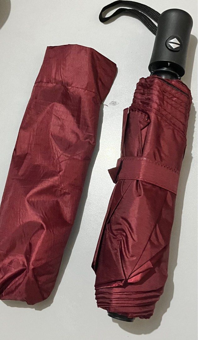 Automatic Umbrella (Maroon Color) (Category: Umbrellas) located in Quezon City. Submitted by pwrproductions (Listing ID 1398217451, Image 1). Description: Never been used. .