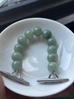 (Category: ) located in . Submitted by Jadeite88 (Listing ID 1398194498, Image 1). Description: .