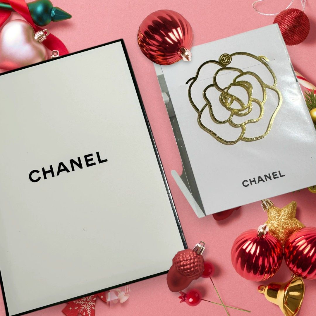 Chanel Gold Camellia Bookmark (Category: Luxury Accessories) located in Dumaguete. Submitted by whitestallion888 (Listing ID 1398251740, Image 1). Description: A stylish accessory for Chanel lovers ✨Shipping shouldered by buyer ✨Payment through BDO, PayMaya or Gcash 🌸Bought from China factory manufacturing GWP items 🌸"GWP items" refers to products offered under a Gift with Purchase (GWP) promotion.