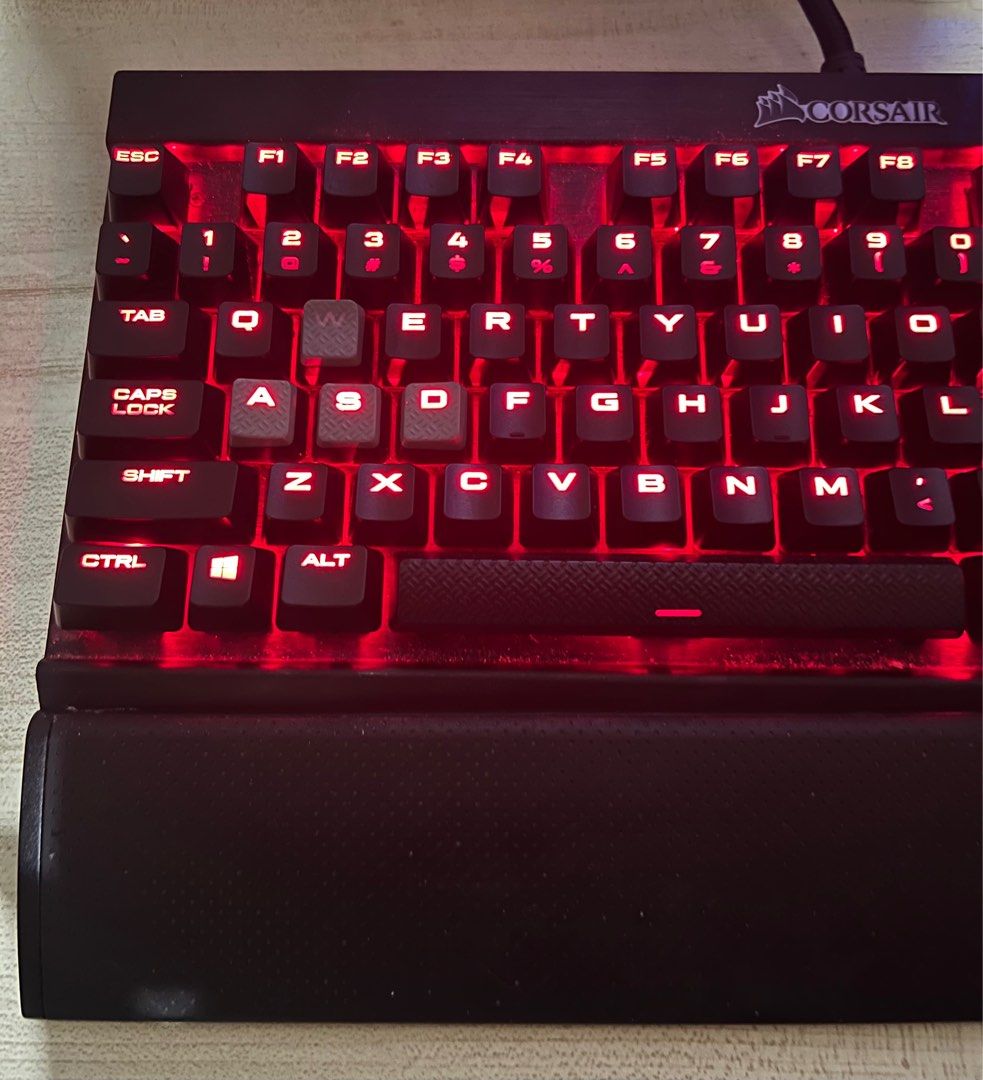 Corsair K70 Rapidfirde Gaming Keyboard (Category: Computer Keyboard) located in Bulacan. Submitted by momochiwa (Listing ID 1398270374, Image 3). Description: Well used but functioning well. Needs a little cleaning, W key doesn’t glow anymore. But overall, it works just fine :) ✅Comes with box, manual, and extra key caps ✅Bought for: AUD 151 Check more about the item here: https://www.corsair.com/us/en/p/keyboards/ch-9101024-na/k70-rapidfire-mech