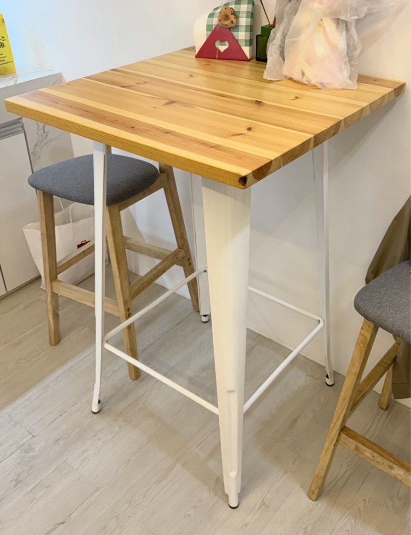 Dining Bar Table (Category: Tables & Sets) located in Paranaque City. Submitted by chc_mnl (Listing ID 1398243492, Image 3). Description: Condo pull out Like new. Stored lang sa condo. Heavy duty Bar table only Pick up location : Avida New Manila.