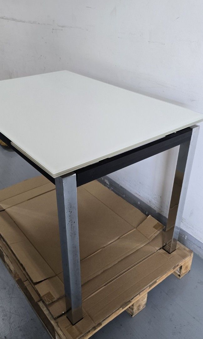 Dining Table (Category: Other Home Furniture) located in Singapore. Submitted by zeroaquarius (Listing ID 1398216379, Image 3). Description: dining table 74x110x76cms. extended 74x170x76cms.