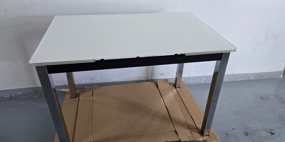 Dining Table (Category: Other Home Furniture) located in Singapore. Submitted by zeroaquarius (Listing ID 1398216379, Image 1). Description: dining table 74x110x76cms. extended 74x170x76cms.