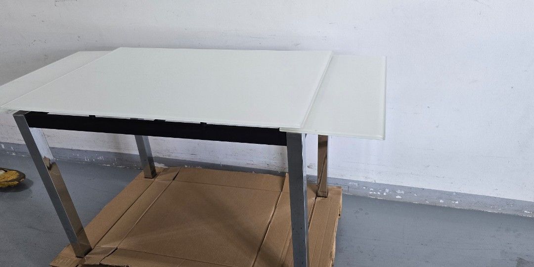 Dining Table (Category: Other Home Furniture) located in Singapore. Submitted by zeroaquarius (Listing ID 1398216379, Image 2). Description: dining table 74x110x76cms. extended 74x170x76cms.