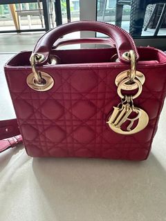 (Category: ) located in . Submitted by dior_lover (Listing ID 1398311345, Image 1). Description: .