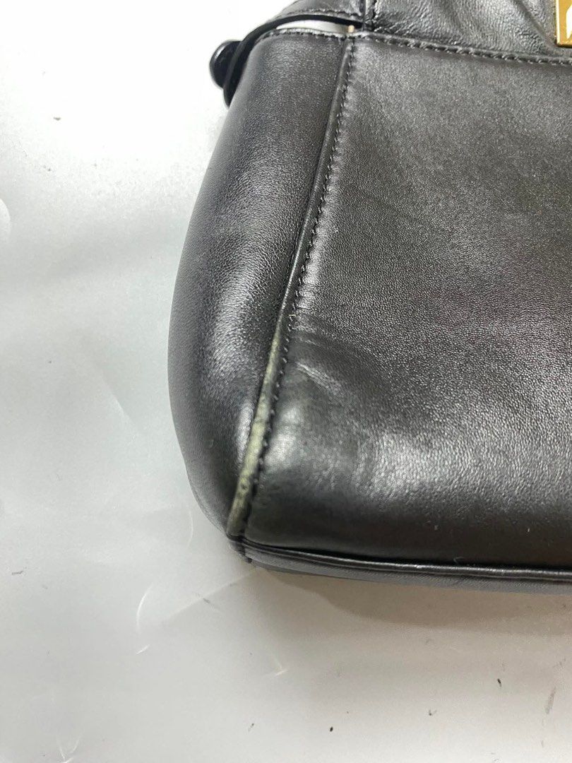 FENDİ PEEKABOO SMALL (Category: Luxury Bags & Wallets) located in Bacolod City. Submitted by chuchaystuffs (Listing ID 1398255555, Image 2). Description: For me this is orig pro self authentication and pa double check nyo po signs of use lng.