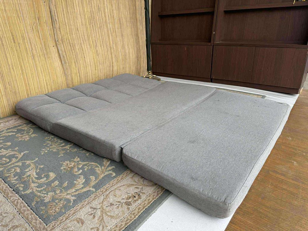 Floor sofa bed (Category: Sofas) located in Malolos. Submitted by ramoslaras82250 (Listing ID 1398212133, Image 3). Description: .