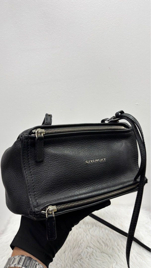 Givenchy Pandora Box Bag (Category: Luxury Bags & Wallets) located in Taguig. Submitted by shoppersluxe2394 (Listing ID 1398189339, Image 2). Description: .