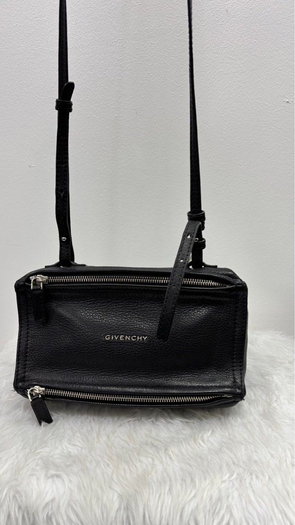 Givenchy Pandora Box Bag (Category: Luxury Bags & Wallets) located in Taguig. Submitted by shoppersluxe2394 (Listing ID 1398189339, Image 1). Description: .