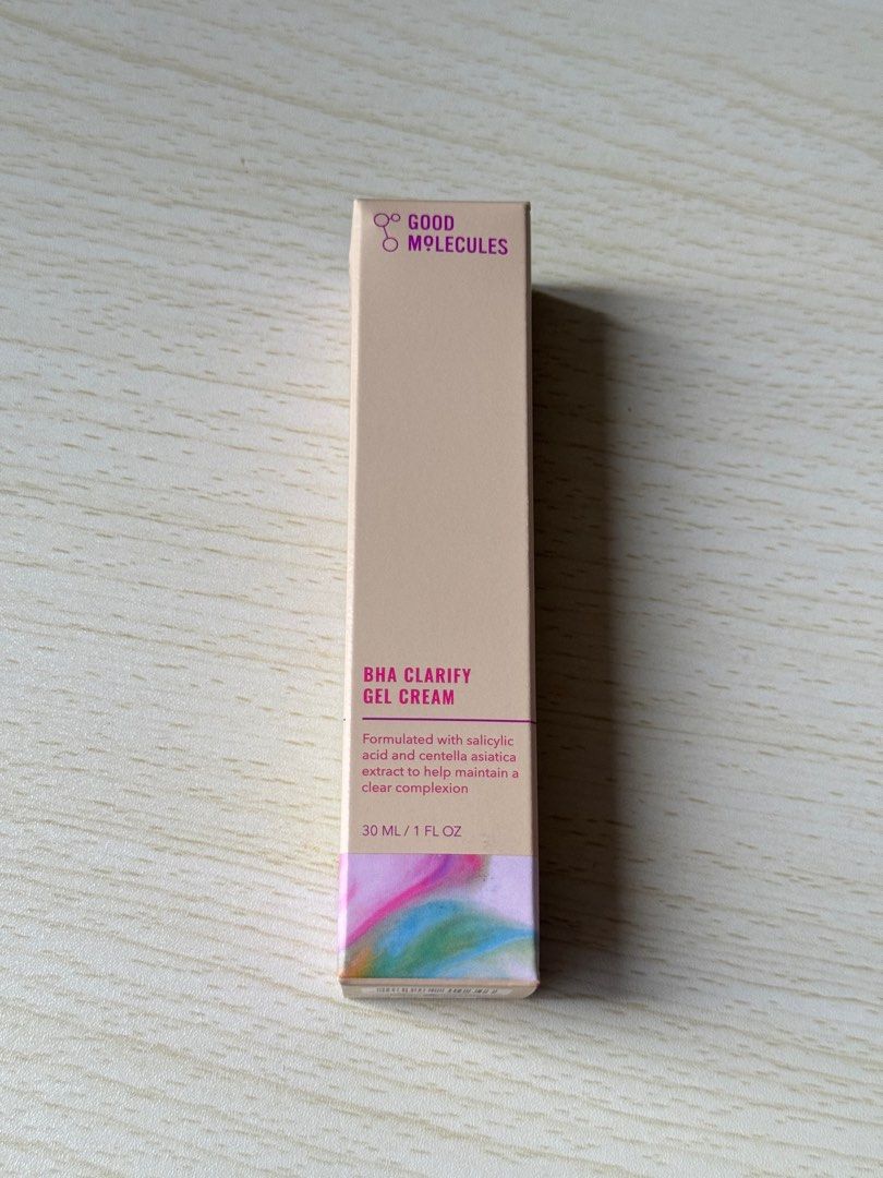Good Molecules BHA Clarify Gel Cream (30ml) (Category: Face Care) located in Quezon City. Submitted by alohacart (Listing ID 1398257582, Image 3). Description: Formulated with salicylic acid and centella asiatica extract to help maintain a clear, balanced complexion. Great for acne-prone or oily skin. Brand new Size: 30ml / 1 fl oz SRP: P645 RFS: extra Mode of Payment: GCash / BDO Location: Quezon City 📦 Mode of Delivery: J&T Express / Same-day 