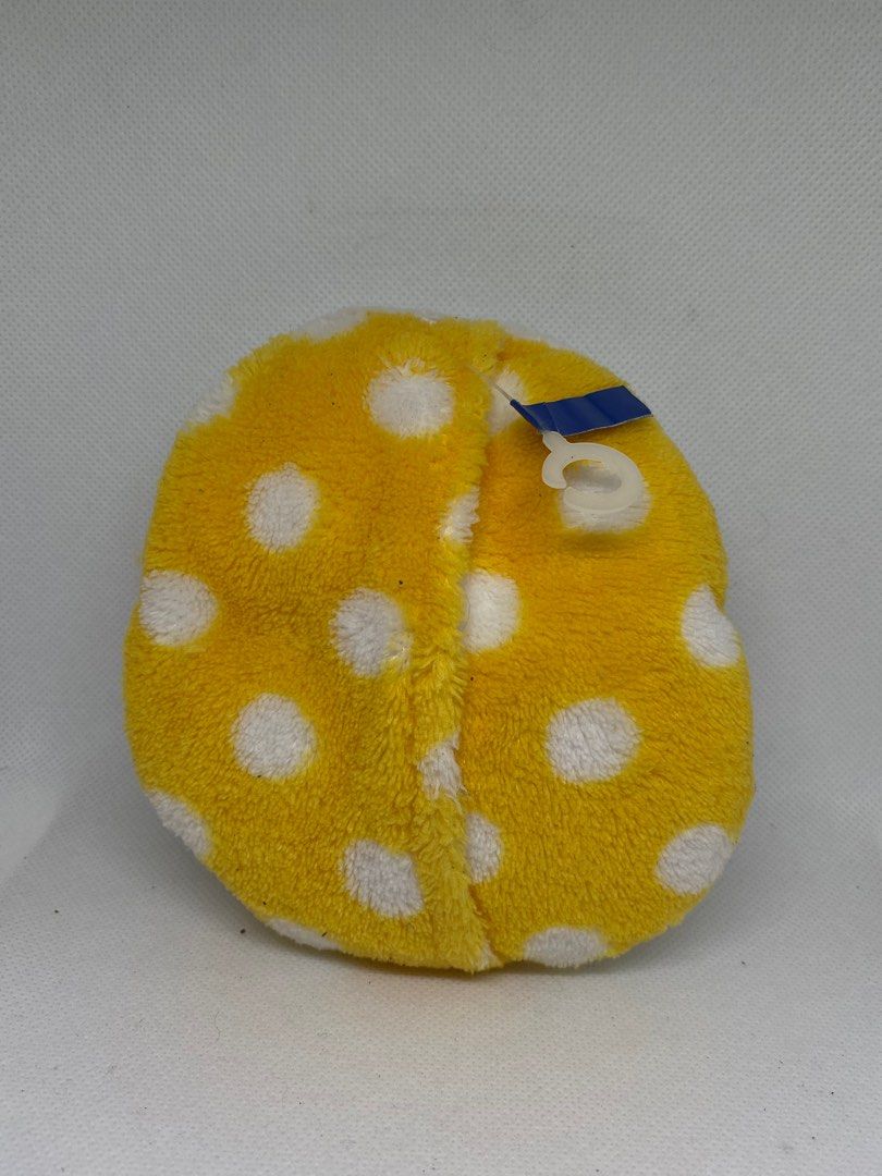Gudetama Wallet or tissue holder (Category: Wallets & Card holders) located in Mandaluyong City. Submitted by baboools (Listing ID 1398293167, Image 2). Description: .
