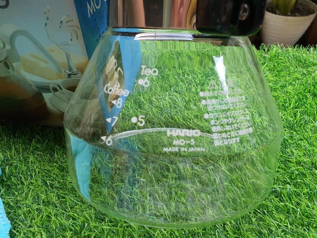 Hario Glass Tea/Coffee Server (Category: Coffee & Tea Tableware) located in Quezon City. Submitted by sgoecss005 (Listing ID 1398199439, Image 2). Description: Hario Glass Tea/Coffee Server Can hold 6 cups of Tea/Coffee.