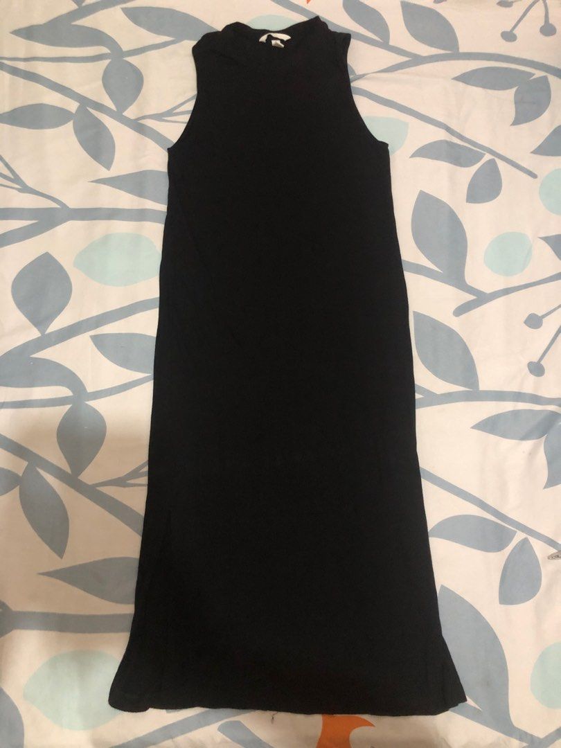 H&M long black dress (Category: Dresses) located in Bacoor. Submitted by declutteredbygem (Listing ID 1398185704, Image 2). Description: Worn once only, good as new! .