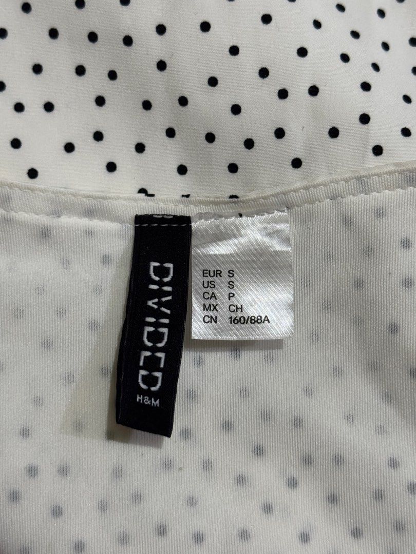 H&M White Polka Dots Dress (Category: Dresses) located in Binan City. Submitted by reinesells (Listing ID 1398229567, Image 2). Description: color: white with black polka dots size: small on tag never worn, just fitted.