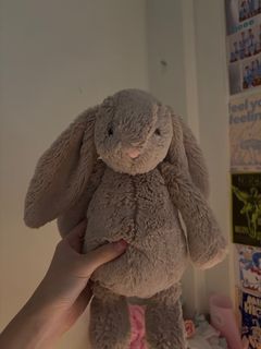 (Category: ) located in . Submitted by yeonwon (Listing ID 1398252437, Image 1). Description: .
