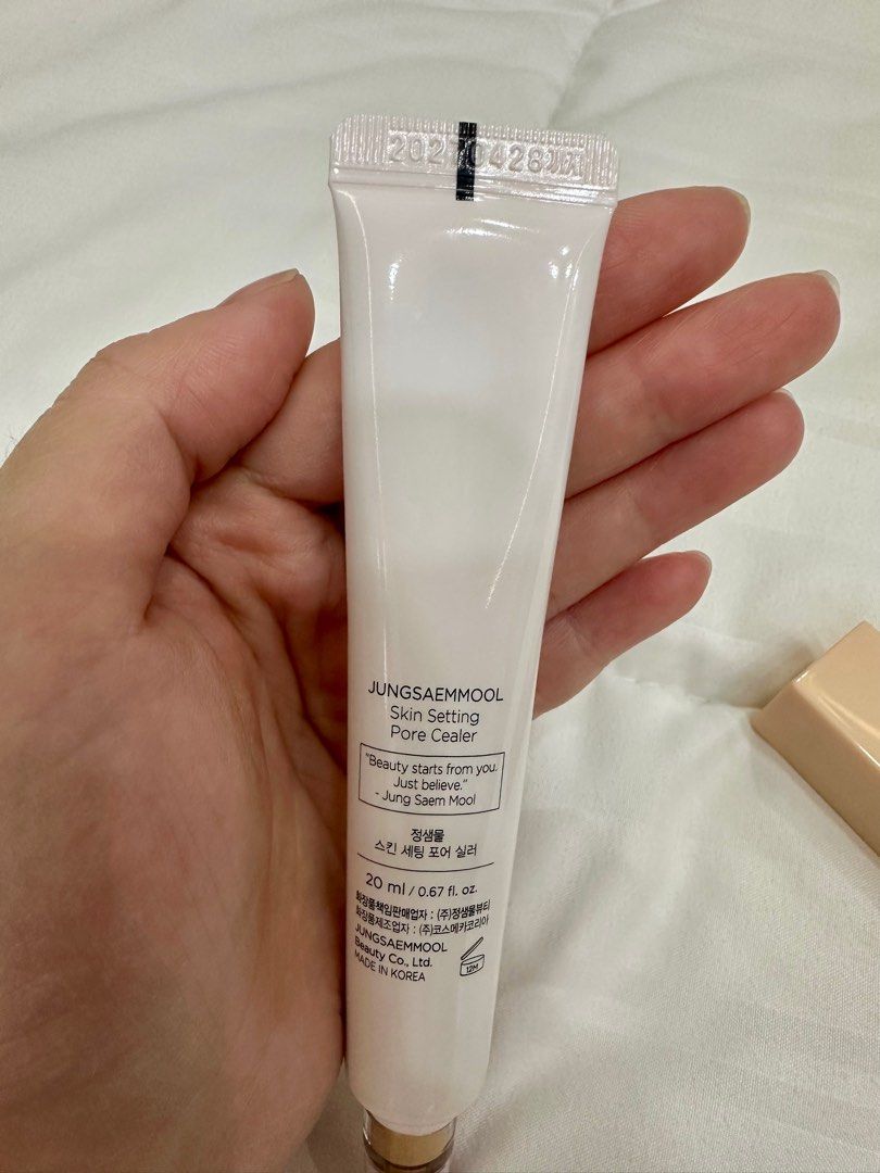 Jung Saem Mool Pore Cealer (primer) + Concealer (Category: Makeup) located in Manila. Submitted by angeladeclutters (Listing ID 1398245218, Image 3). Description: Selling low! ❤️ Bought from Korea! Jung Saem Mool Skin Setting Pore Cealer (feels like benefit porefessional) - used twice only! Expiry - 04/28/2027 Jung Saem Mool Conealer in Light - used thrice only! Expiry - 05/10/2027 Rfs: Decluttering (too much makeup) Helping Tags Mac Bobbi Brown 