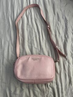 (Category: ) located in . Submitted by shoplove (Listing ID 1398173089, Image 1). Description: .