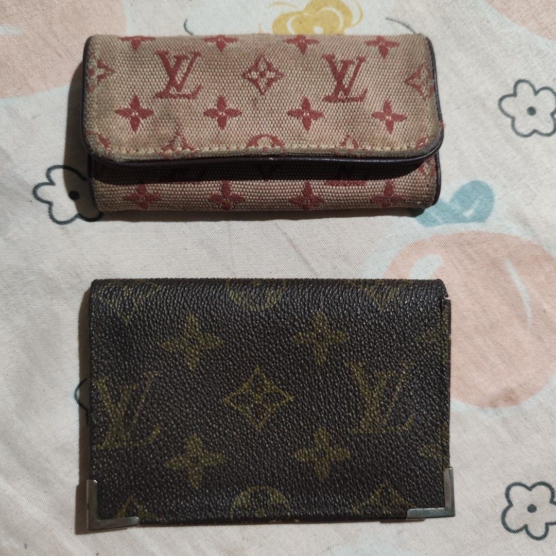 Louis Vuitton Card Holder and Key Holder Bundle (Category: Luxury Bags & Wallets) located in Villasis. Submitted by jarnimzurccc (Listing ID 1398291258, Image 1). Description: JAPAN sourced! 🌸✨ Maganda po stitching. Card Holder wala pong makitang code stamp. Pero leather na leather po loob. May minor flaws lang. Pero may heat stamp ng brand. Key Holder. Madumi po. May code inside..