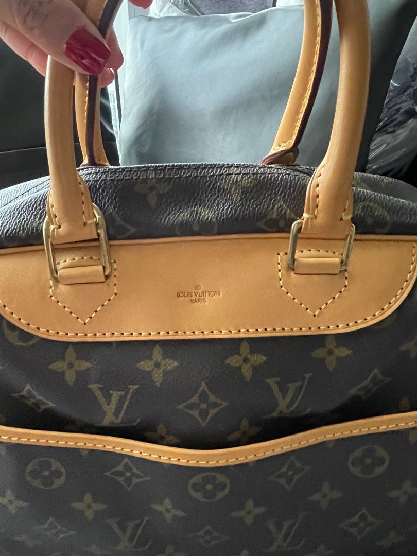 Lv Deuville (Category: Luxury Bags & Wallets) located in Manila. Submitted by tintin2822 (Listing ID 1398201147, Image 3). Description: Guaranteed authentic Slightly negotiable .