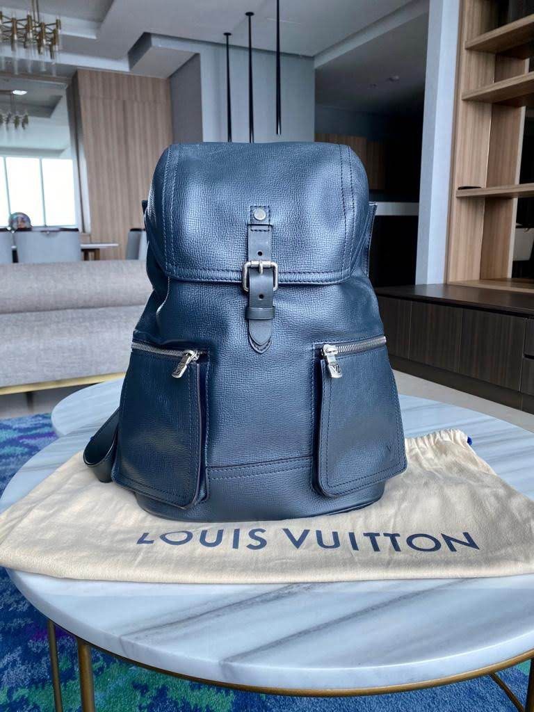 LV Louis Vuitton Backpack for Men Leather (Category: Backpacks) located in Taguig. Submitted by dianek01 (Listing ID 1398179896, Image 1). Description: Authentic LV Canyon Backpack Utah Leather Measurements: 12” L x 7” W x 17.5” H comes with dustbag Sorry no more receipt, 100% authentic or your money back Can schedule to check in bgc.