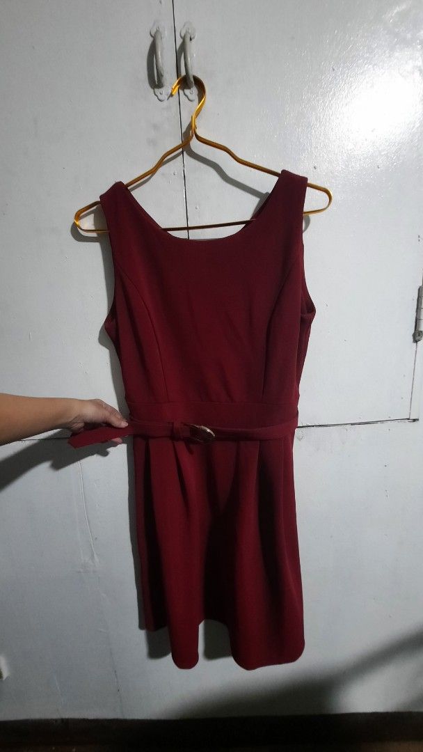 Maroon Dress with Belt (Category: Dresses) located in Pasay City. Submitted by hashi_ (Listing ID 1398338659, Image 1). Description: !!! ALL MUST GO !!!! PLEASE READ DESCRIPTION !! BUY 3 DRESSES FOR 250 !!! ^^ sorry for the hand HAHAHA for more pics sizes and etc kindly dm me! - Maroon sleeveless dress - Includes matching belt - Tie-up waist design - Ideal for night outs and special occasions.