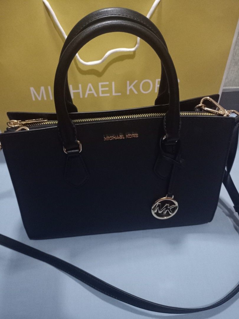 Michael kors (Category: Luxury Bags & Wallets) located in Manila. Submitted by luckyeagle-7ff8 (Listing ID 1398205922, Image 3). Description: MICHAEL KORS BAG: CZ SATCHEL COLOR: BLACK AUTHENTIC.
