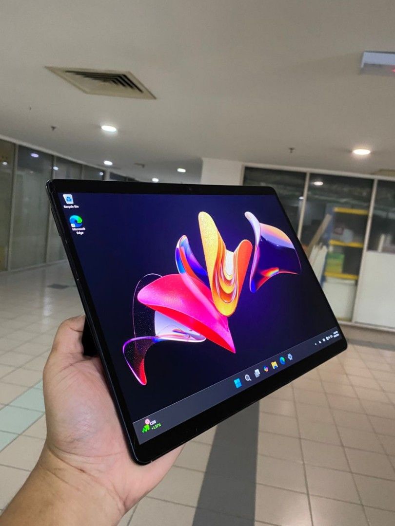 Microsoft Surface Tablet (Category: Laptops & Notebooks) located in Petaling Jaya. Submitted by pakarjualsurface (Listing ID 1398253541, Image 1). Description: SURFACE PRO X!!! black edition!! FREE BLUETOOTH KEYBOARD FREE ORIGINAL ADAPTER 256GB STORAGE!! 8GB RAM!!! 3 MONTH WARRANTY!!! BLACK EDITION! NICE MODERN STYLE CAN PAY BY SHOPPEPAYLATER😍😍😍😍😍 BOLEH DATANG KEDAI!!BOLEH POSTAGE(FREE POSTAGE) JUST Walk in to my shop😍😍😍😍 Just pm me yaaa