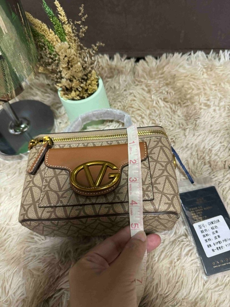 Monogram vanity bag (Category: Luxury Bags & Wallets) located in Manila. Submitted by joanparungao012022 (Listing ID 1398344084, Image 2). Description: bags from Hk good as gifts for christmas unbeatable quality and prices with dust bag details are posted shipping fee not included -NGA-.
