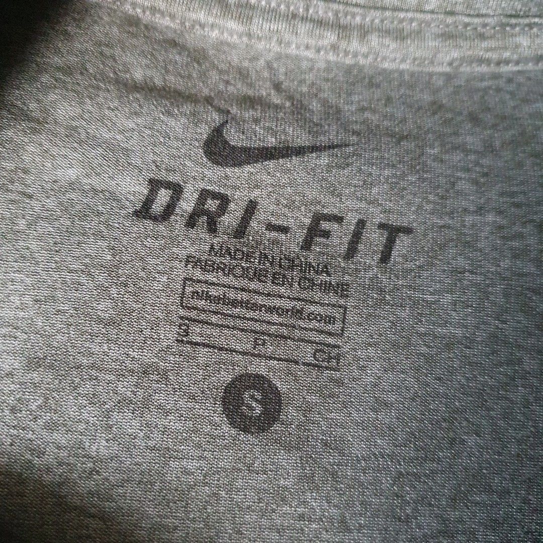 Nike dri-fit shirt (Category: Activewear) located in Makati City. Submitted by playerplusone (Listing ID 1398299937, Image 3). Description: Dimensions (W: 18 L: 25).