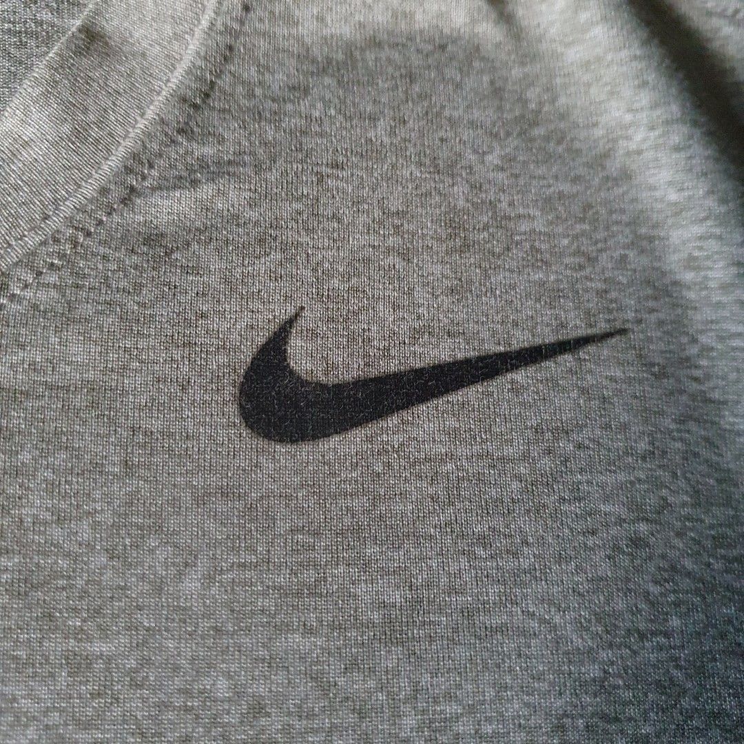 Nike dri-fit shirt (Category: Activewear) located in Makati City. Submitted by playerplusone (Listing ID 1398299937, Image 2). Description: Dimensions (W: 18 L: 25).