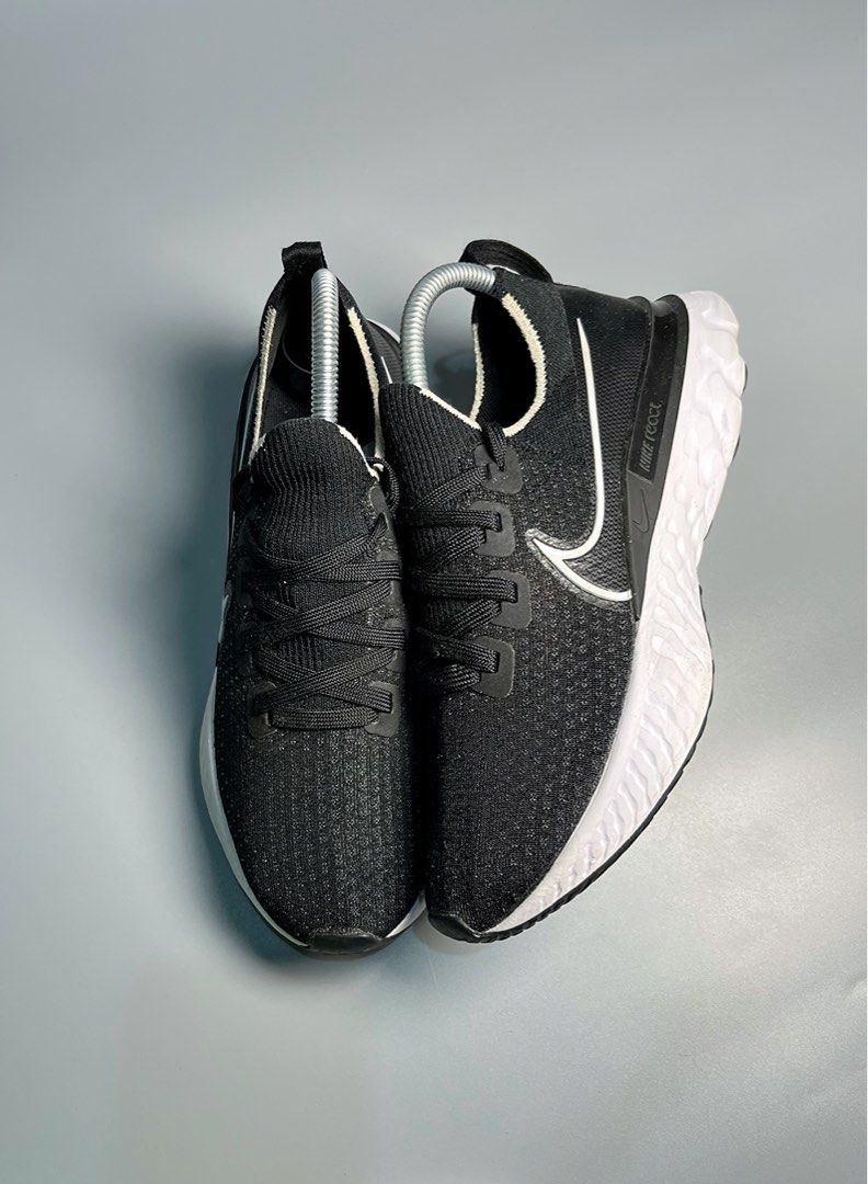 NK REACT ELEMENT BLACK (Category: Sneakers) located in Butuan. Submitted by jacobfrost (Listing ID 1398306230, Image 3). Description: NK REACT ELEMENT BLACK SIZE 8 US WOMENS / 39 EUR / 25 CM EXCELLENT CONDITION.