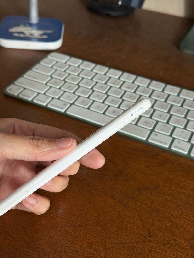 Original Apple Pencil 2 / 2nd generation FIXED PRICE (Category: Other Mobile & Gadget Accessories) located in Manila. Submitted by razelysonn (Listing ID 1398204409, Image 2). Description: FIXED PRICE 101% original - all features perfectly working - double tap ✅ Location: Binondo manila.