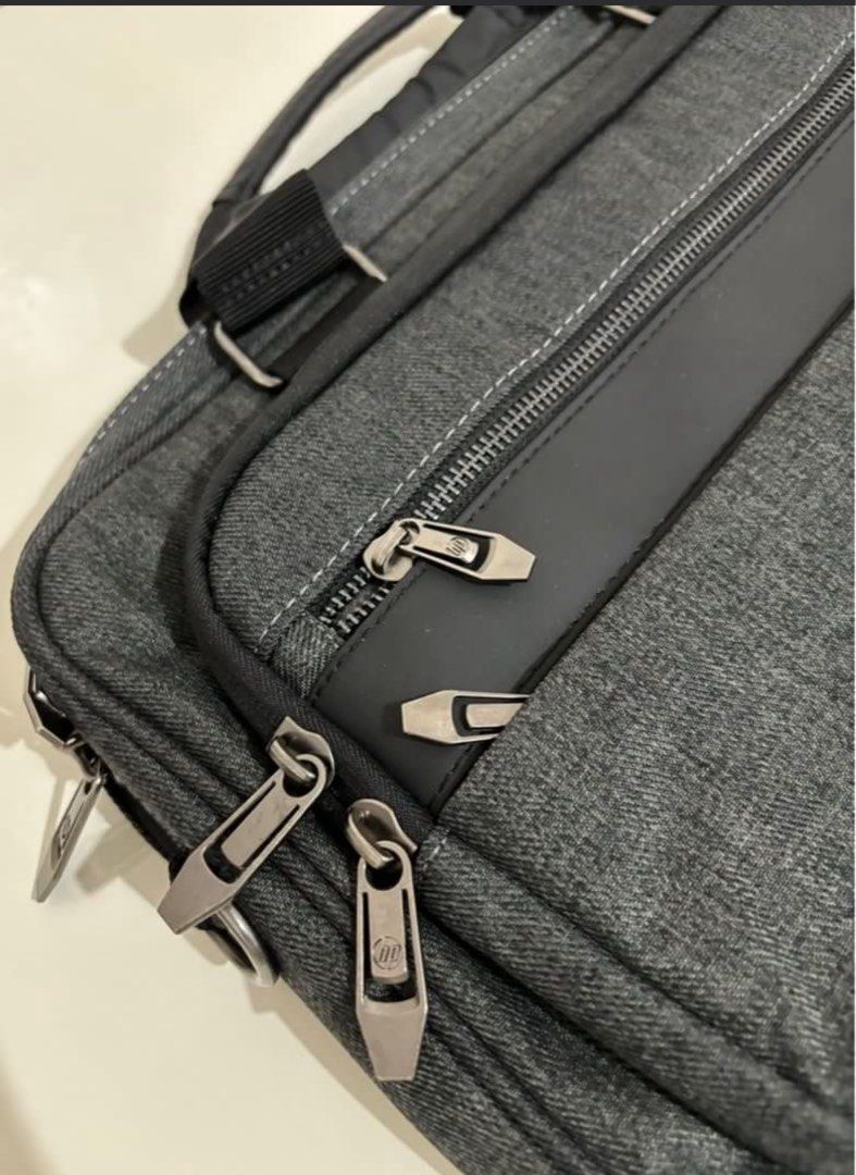 Original|Imported| Authentic HP Executive 14.1 Slim top load (Category: Laptop Bags & Sleeves) located in Paranaque City. Submitted by carou45742 (Listing ID 1398343410, Image 2). Description: Original|Imported| Authentic HP Executive 14.1 Slim top load Details: HP executive Series notebook case that provides a polished, professional look. Traveling is a breeze and device-charging is easy-even from outside the bag. •Dimensions: (W x D X H) 39 x 2