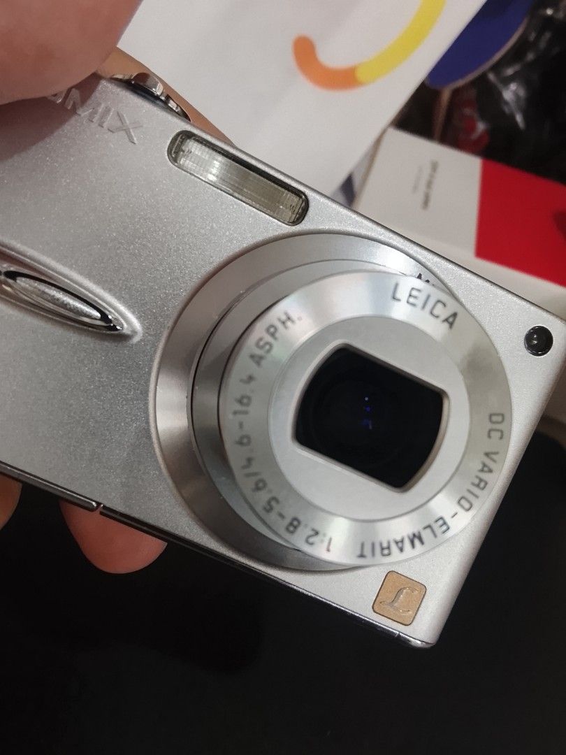Panasonic DMC-FX30 LEICA LENS (Category: Cameras) located in Daet. Submitted by fryzoneshop (Listing ID 1398195151, Image 1). Description: Panasonic LEICA LENS medyo madilaw ang LED screen but it doesn't affect quality of photos and there is no functional issues NO CHARGER comes with free Memory Card.