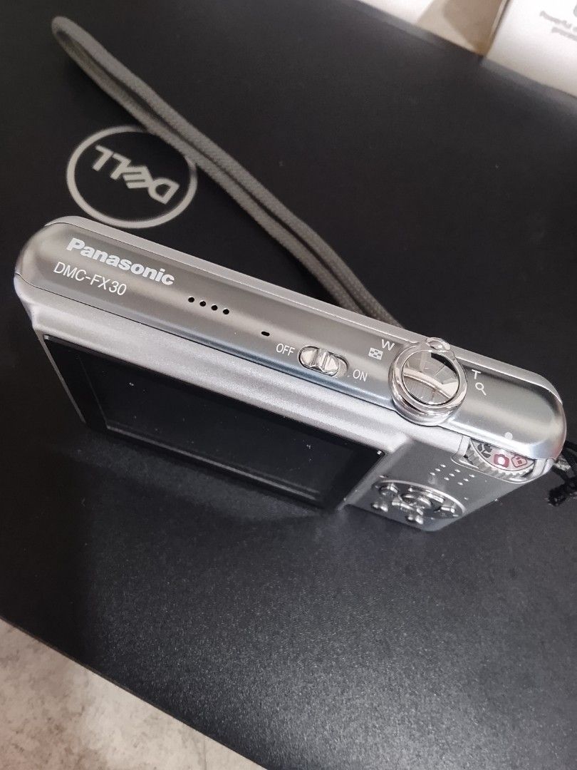 Panasonic DMC-FX30 LEICA LENS (Category: Cameras) located in Daet. Submitted by fryzoneshop (Listing ID 1398195151, Image 3). Description: Panasonic LEICA LENS medyo madilaw ang LED screen but it doesn't affect quality of photos and there is no functional issues NO CHARGER comes with free Memory Card.