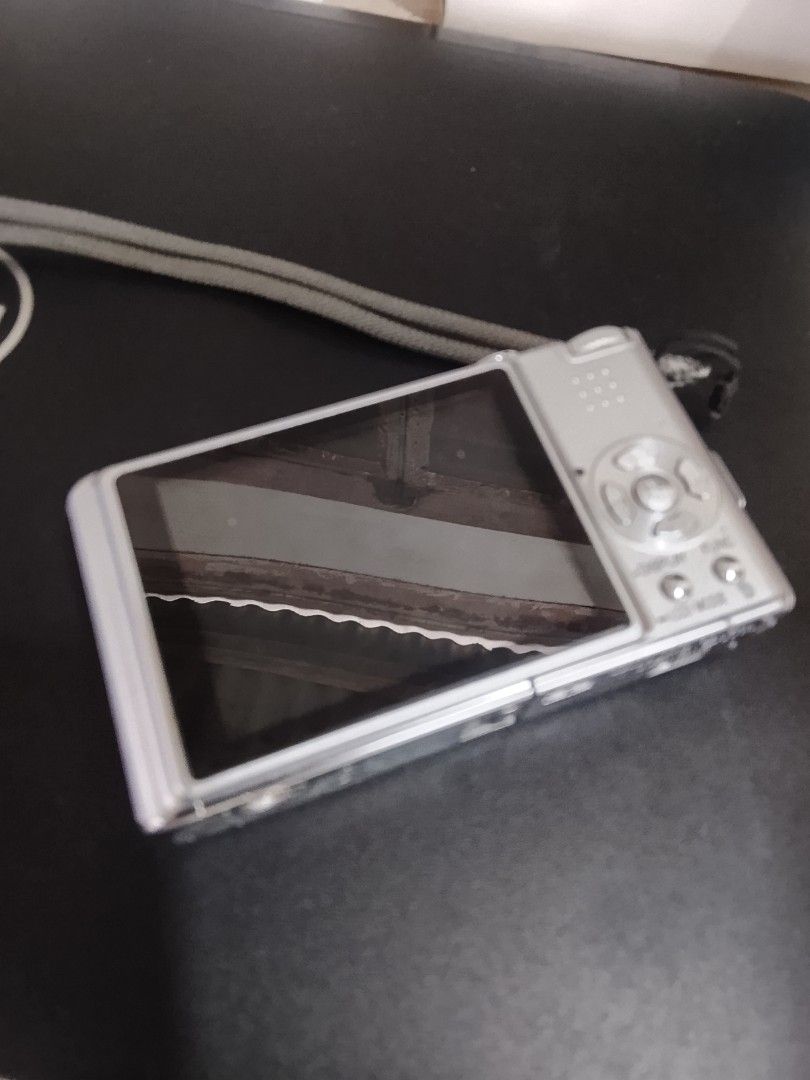 Panasonic DMC-FX30 LEICA LENS (Category: Cameras) located in Daet. Submitted by fryzoneshop (Listing ID 1398195151, Image 2). Description: Panasonic LEICA LENS medyo madilaw ang LED screen but it doesn't affect quality of photos and there is no functional issues NO CHARGER comes with free Memory Card.