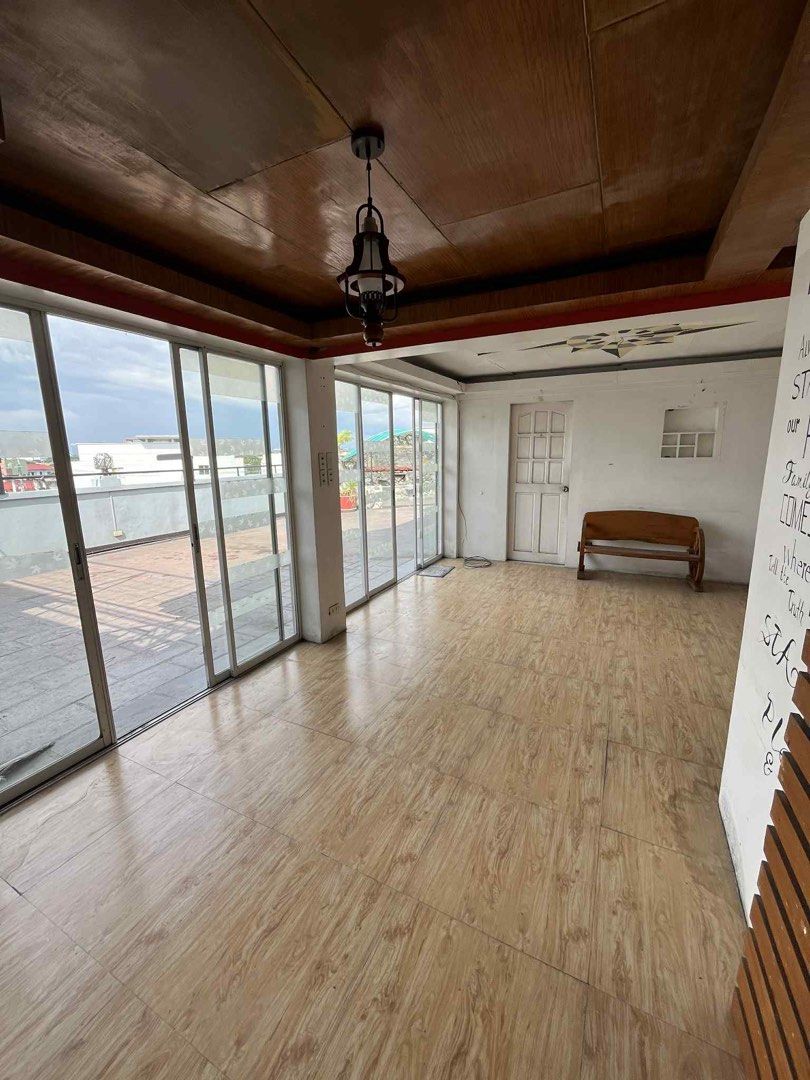 PENTHOUSE UNIT FOR RENT - MOONWALK, PARANAQUE (Category: Room Rentals) located in Manila. Submitted by annaang97 (Listing ID 1398245083, Image 3). Description: ✨ PENTHOUSE UNIT FOR RENT AT MOONWALK, PARAÑAQUE ✨ 📍Location: 15303 Rodriguez Ave. corner Daang Batang Street, San Agustin Village, Moonwalk, Parañaque 📍 Corner property at a HIGHLY COMMERCIAL area ‼️ 📍 May BDO, China Savings Bank, and McDonalds beside and in front of the property 📍May