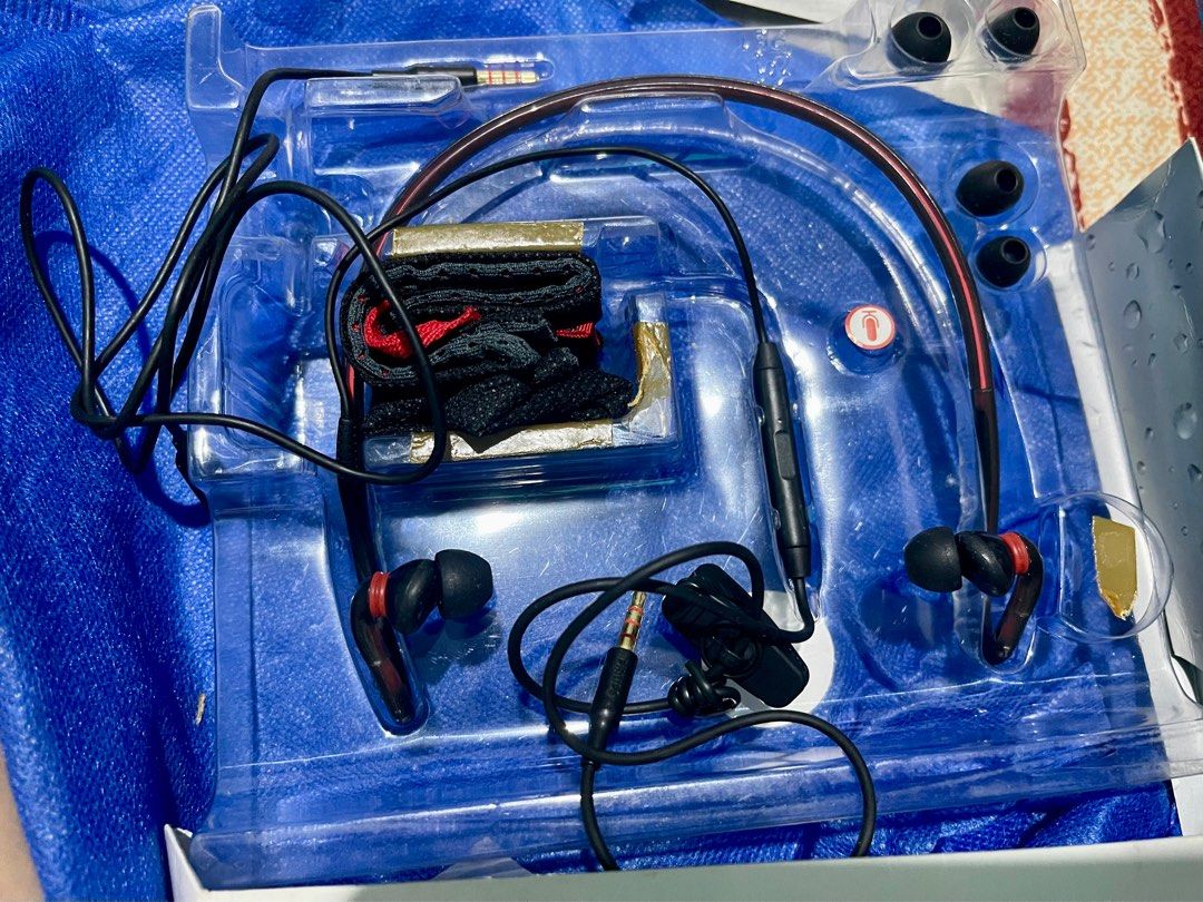 Philips Action fit (Category: Headphones & Headsets) located in Manila. Submitted by tineferna08917 (Listing ID 1398178926, Image 3). Description: .