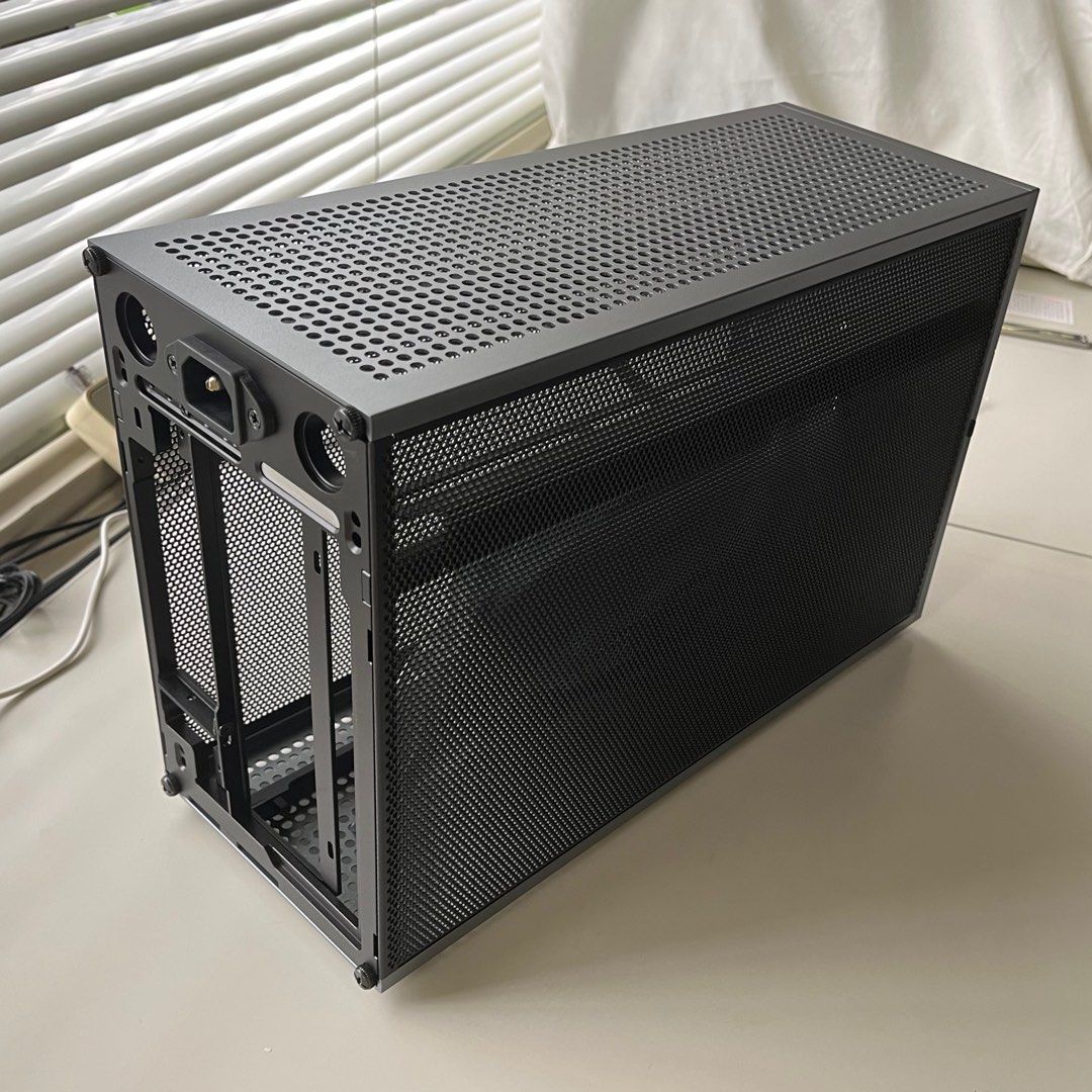 T1 Customize v2.1 SFF ITX PC Case (Category: Desktops) located in Quezon City. Submitted by pinballdreams (Listing ID 1398334539, Image 3). Description: Color optioms: Black, Silver or Titanium Includes PCIe 4.0 riser cable MOP: BDO/BPI, GCash Shipping: Lalamove, Grab, LBC, JRS Pickup location: near Gilmore LRT, Quezon City Shipping at buyer’s risk and expense .