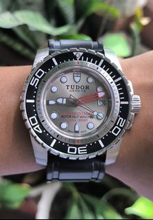 (Category: ) located in . Submitted by j_watches007 (Listing ID 1398193958, Image 1). Description: .